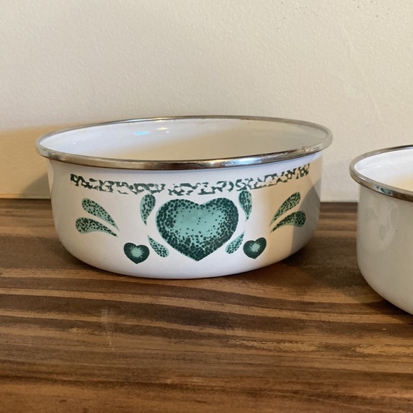 Vintage Corelle Nesting Bowls, white with green hearts - Picture 2 of 5